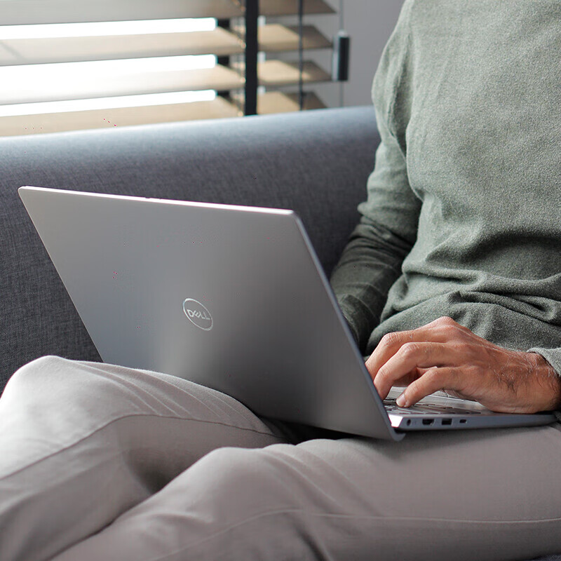 戴尔 灵越15【定制win10专业版】i7-1355U/32G内存/1TB固态/核显/15.6英寸120Hz屏商务学习笔记本升级 Inspiron 灵越 15 3530/台